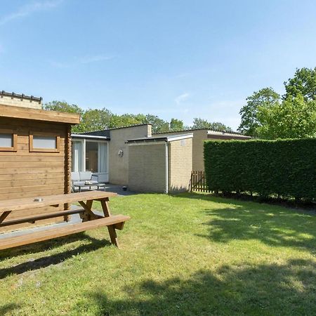 Contemporary Bungalow With Garden Sint Maartensvlotbrug Exteriér fotografie