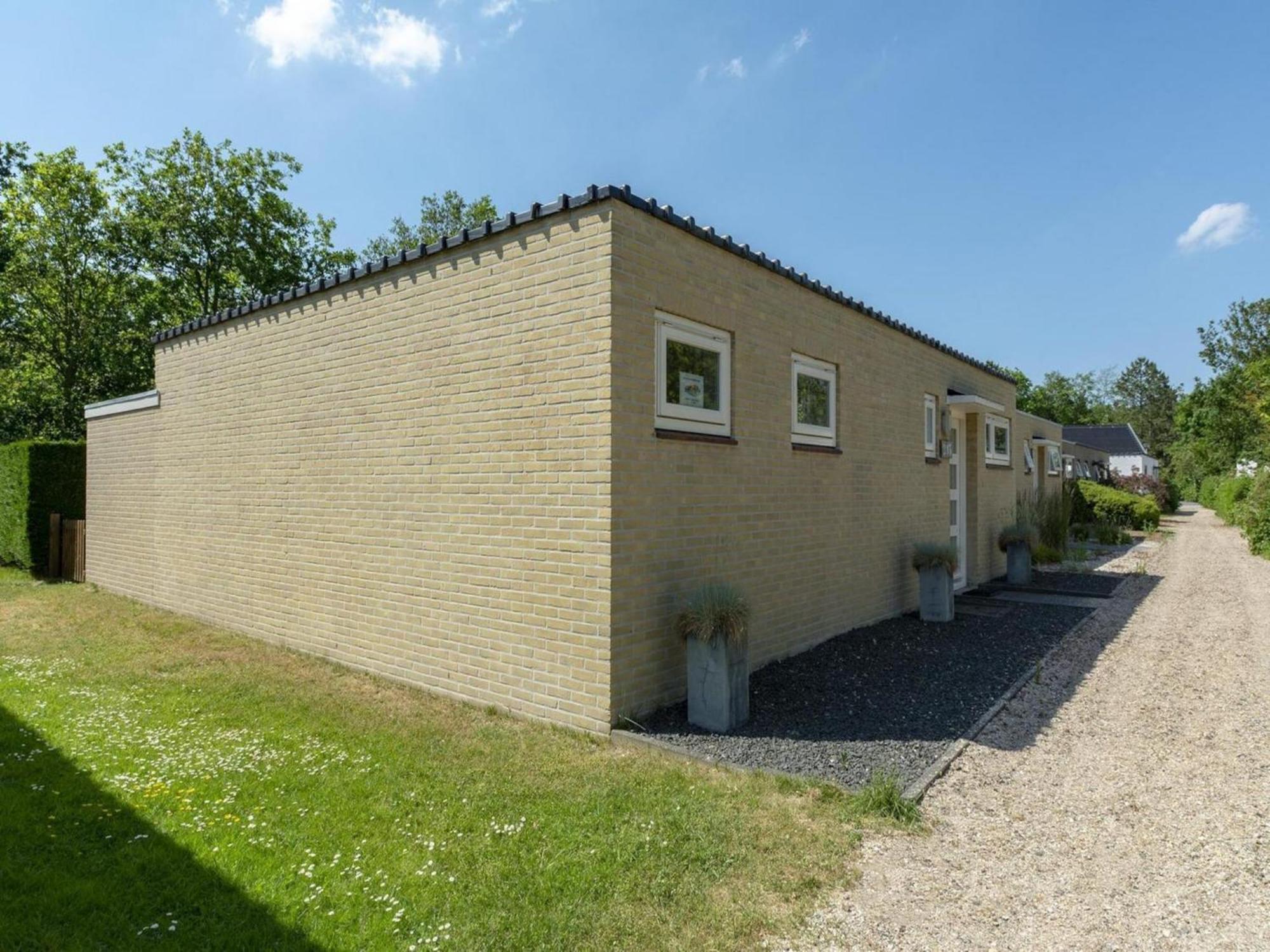 Contemporary Bungalow With Garden Sint Maartensvlotbrug Exteriér fotografie
