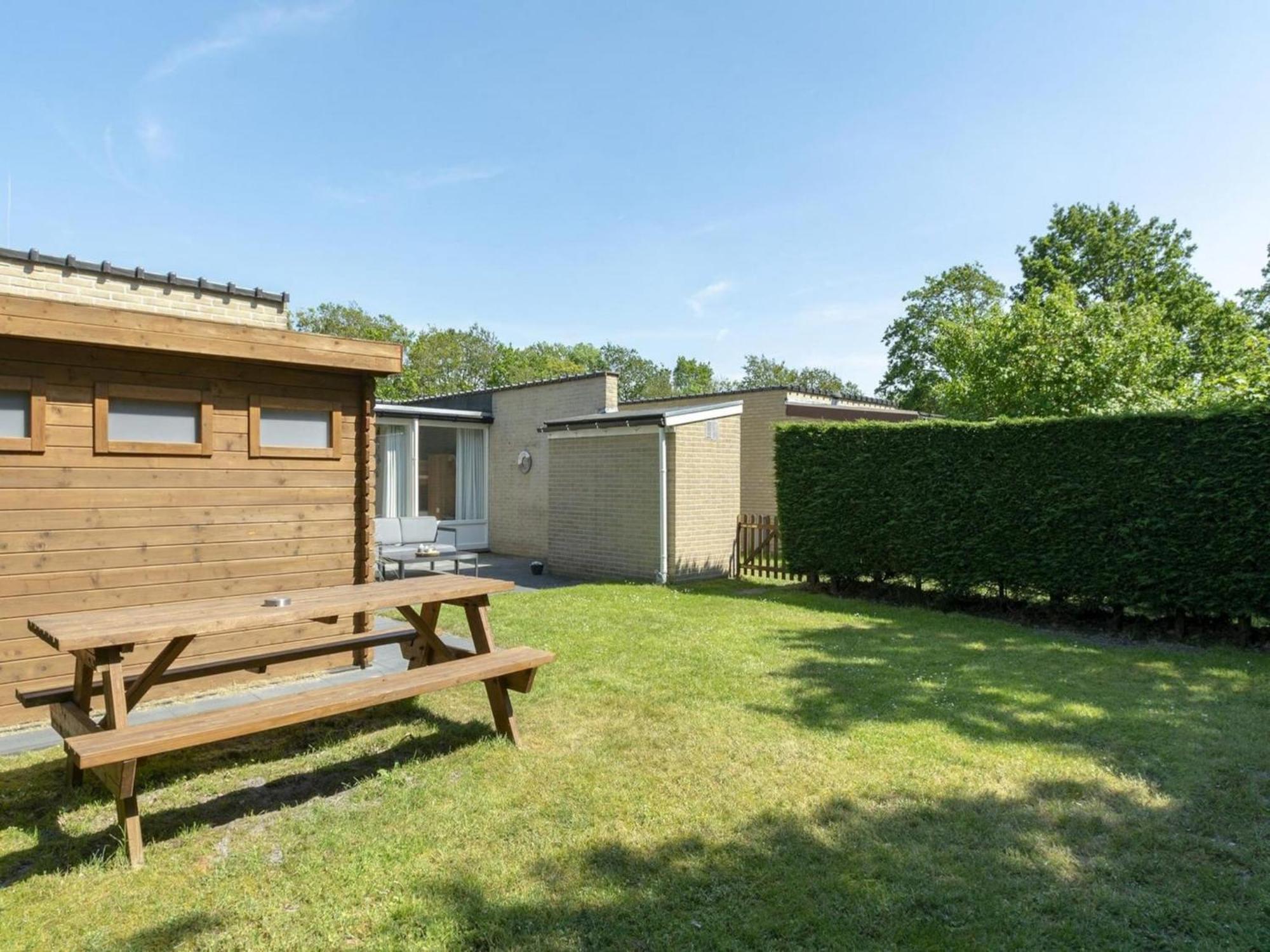 Contemporary Bungalow With Garden Sint Maartensvlotbrug Exteriér fotografie