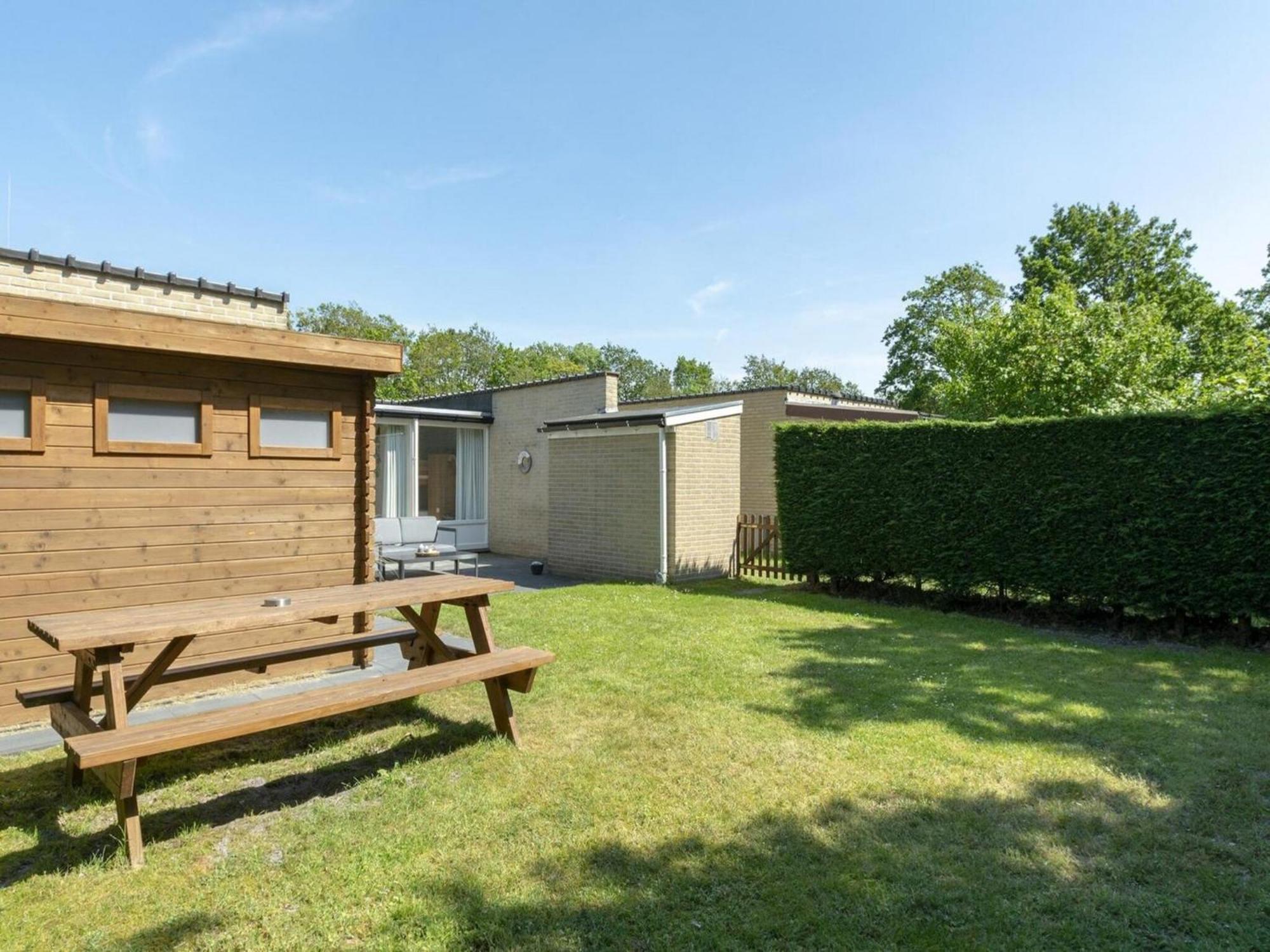 Contemporary Bungalow With Garden Sint Maartensvlotbrug Exteriér fotografie